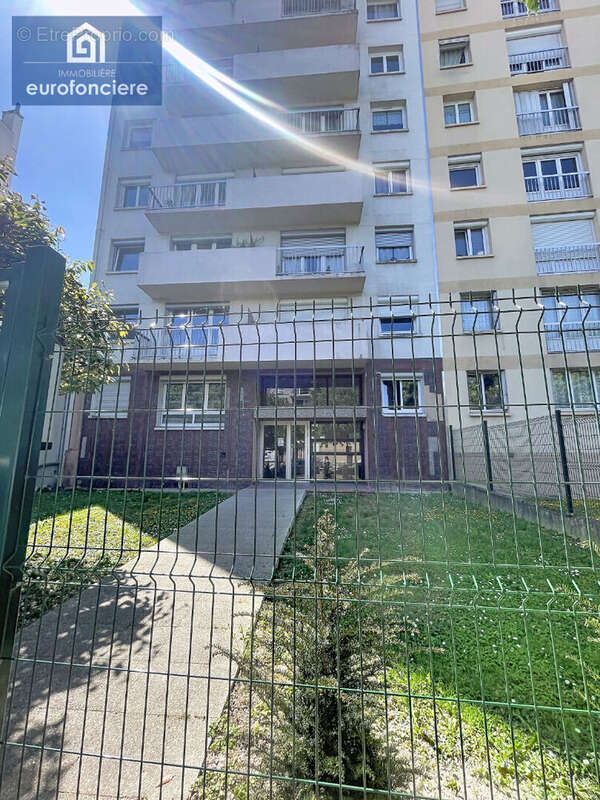 Appartement 2 chambres avec PARKING proche CENTRE VILLE - photo 5