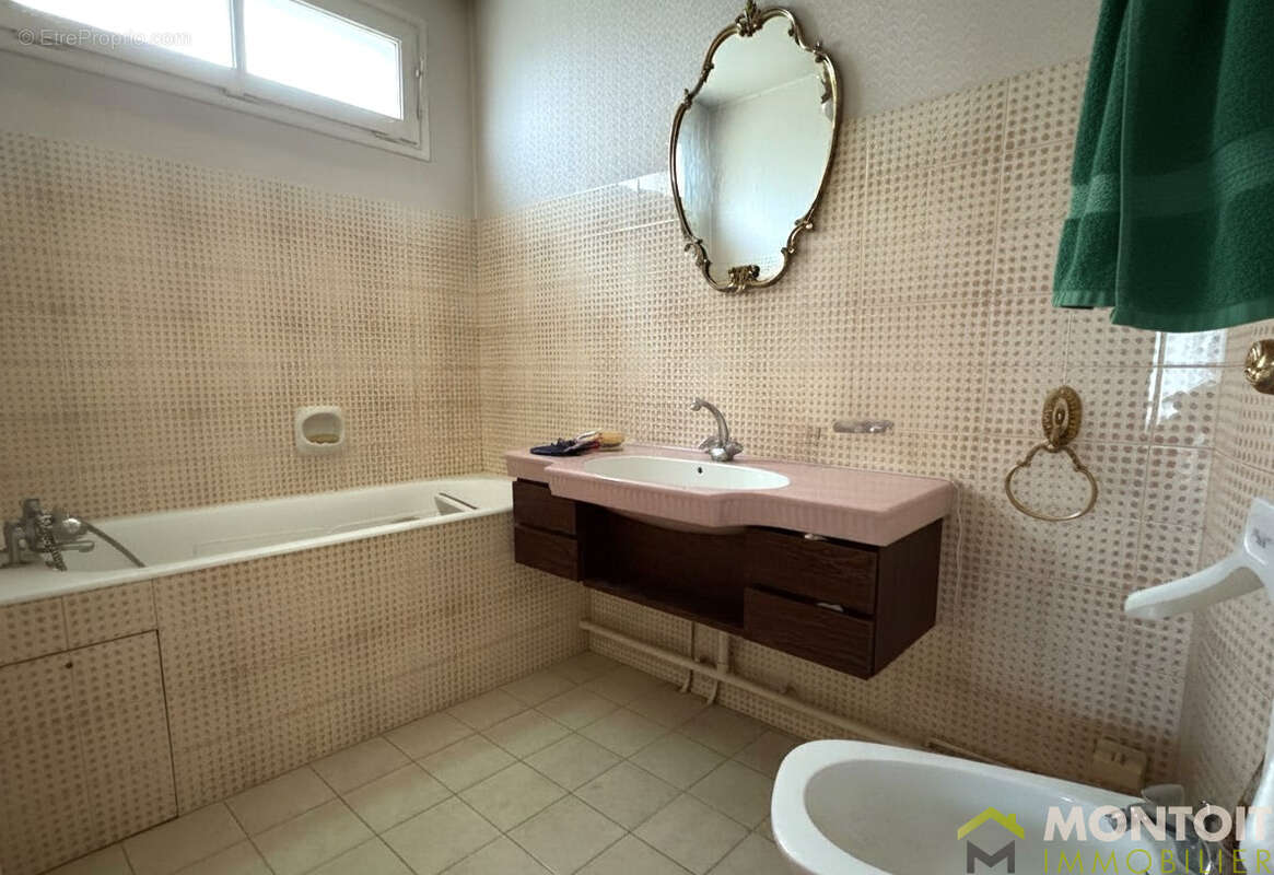 Appartement à L'HAY-LES-ROSES