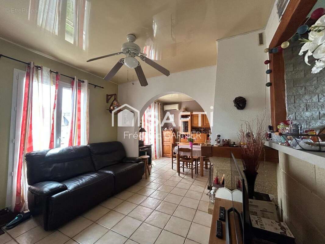 Photo 2 - Maison à OZOIR-LA-FERRIERE