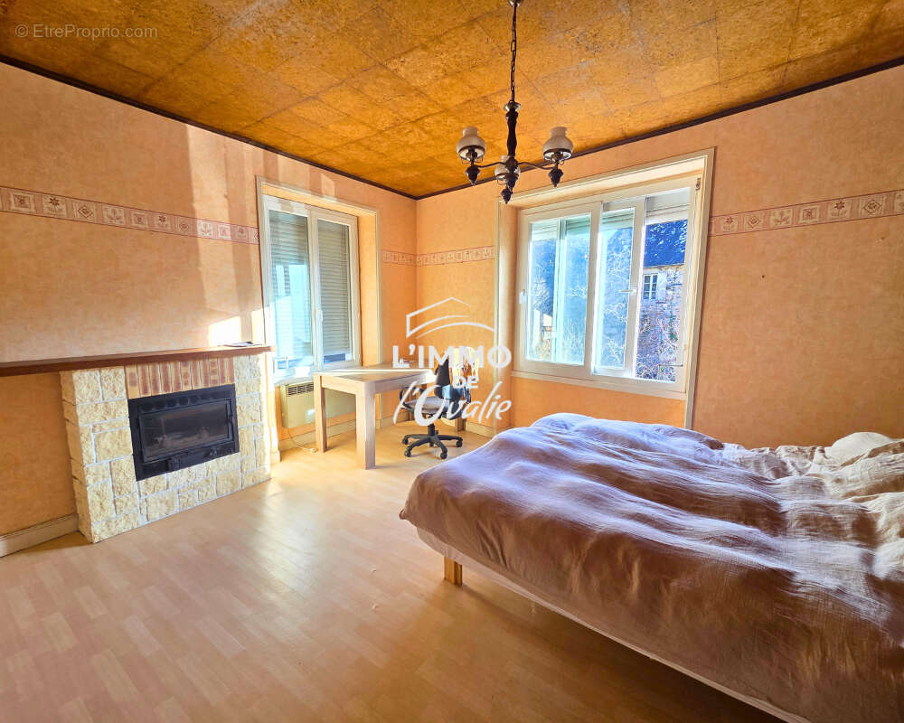 Maison proche Beaulieu Sur Dordogne 7 pièce(s) 105 m2 - photo 7