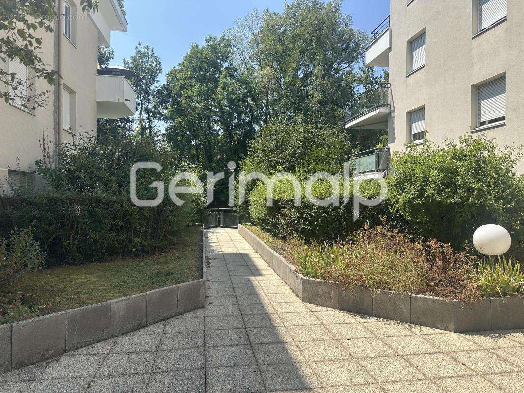 Vente - Appartement - 3 pièces + cuisine - 69,40 m² - 430 000 € - photo 14