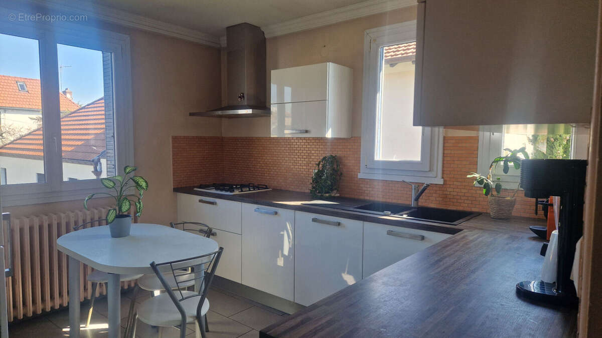 Maison à TASSIN-LA-DEMI-LUNE