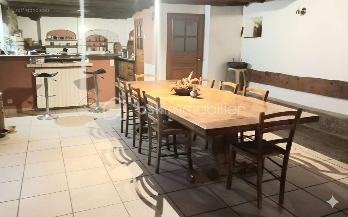 Maison à AUMONT-AUBRAC