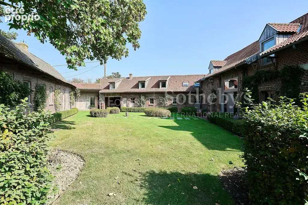 RONCQ magnifique corps de ferme avec piscine hanger et dépendance aménagée. - photo 13