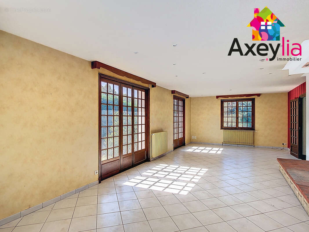 A vendre - st cyr de favieres - maison 5 chambres avec terrain - photo 9