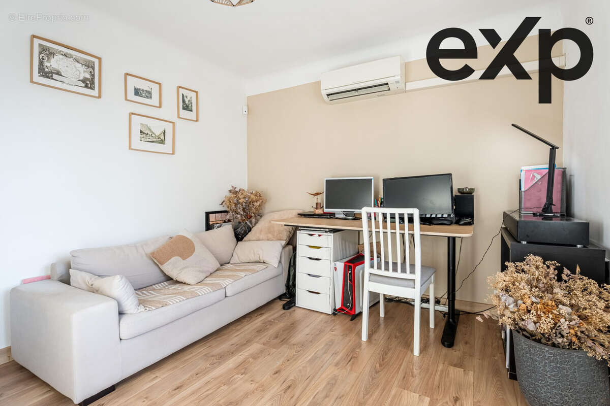 Chambre ou Bureau  - Appartement à CHATEAUNEUF-LES-MARTIGUES