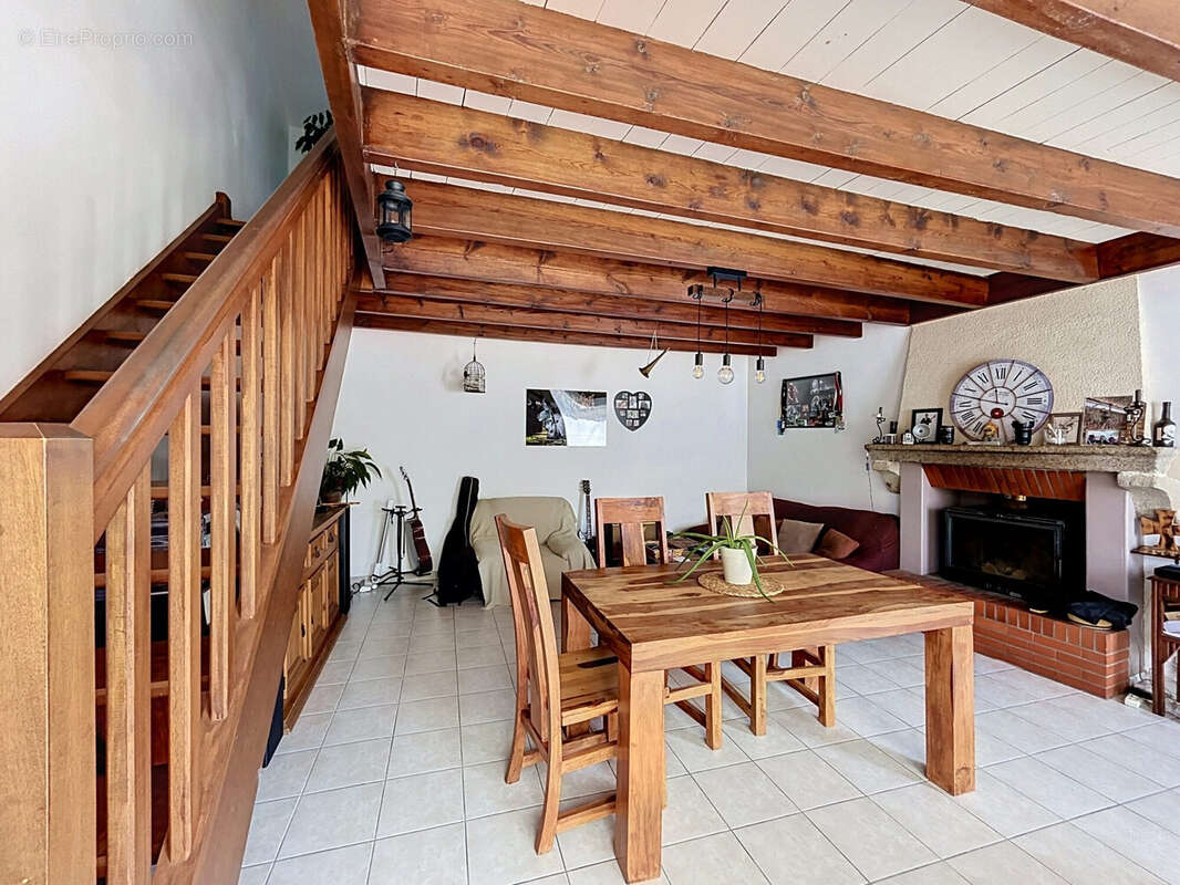 Maison 86 m² à Getigne  - photo 4