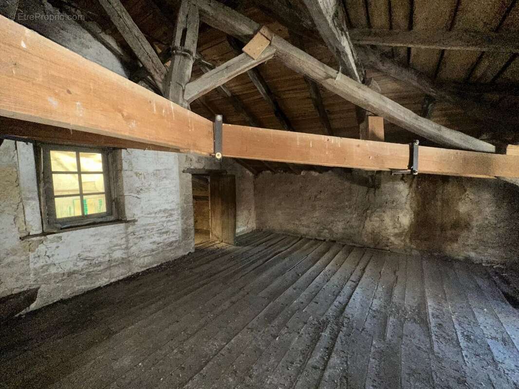 Maison à SAINT-MAURICE-LA-CLOUERE