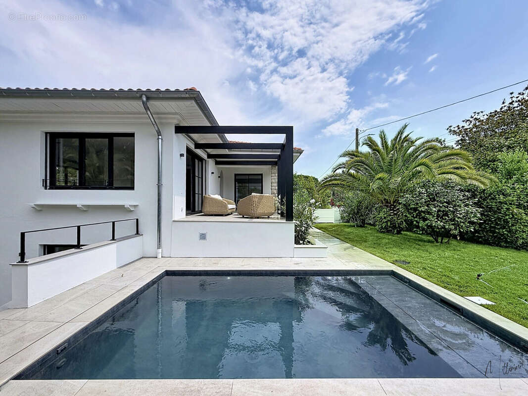 Maison 180 m² à Anglet  - photo 2