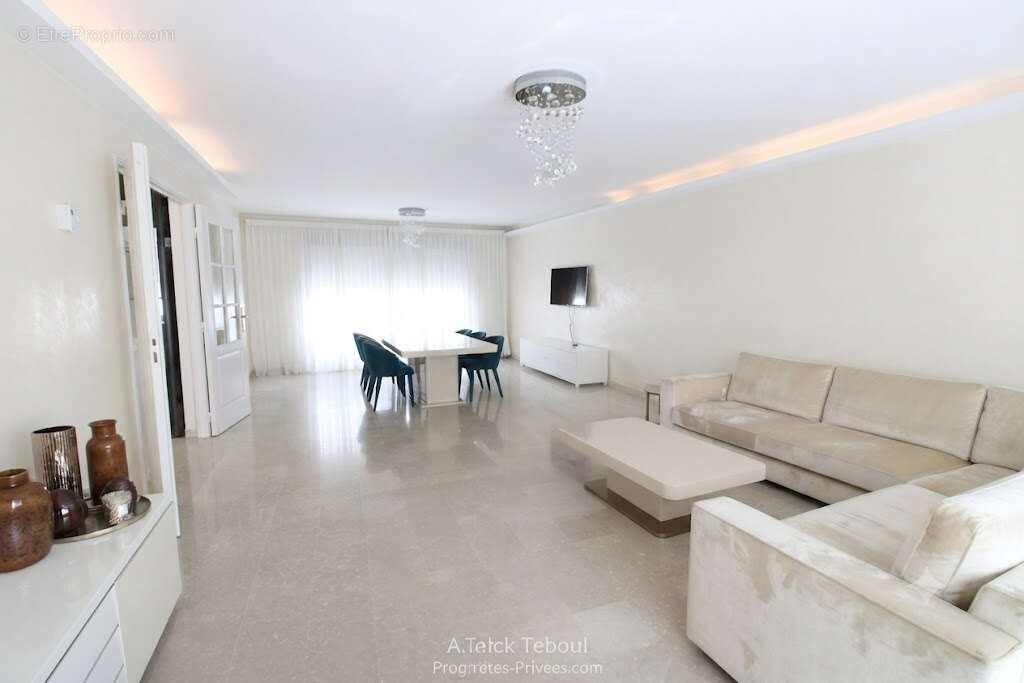Villeurbanne Gratte-ciel - 122m² - T4Bis - Balcon 12m² - Suite Parentale - Cli:matisation - Garage - photo 5