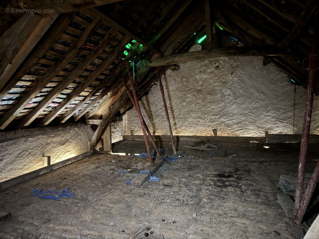 LA CROPTE, maison à restaurer - photo 5