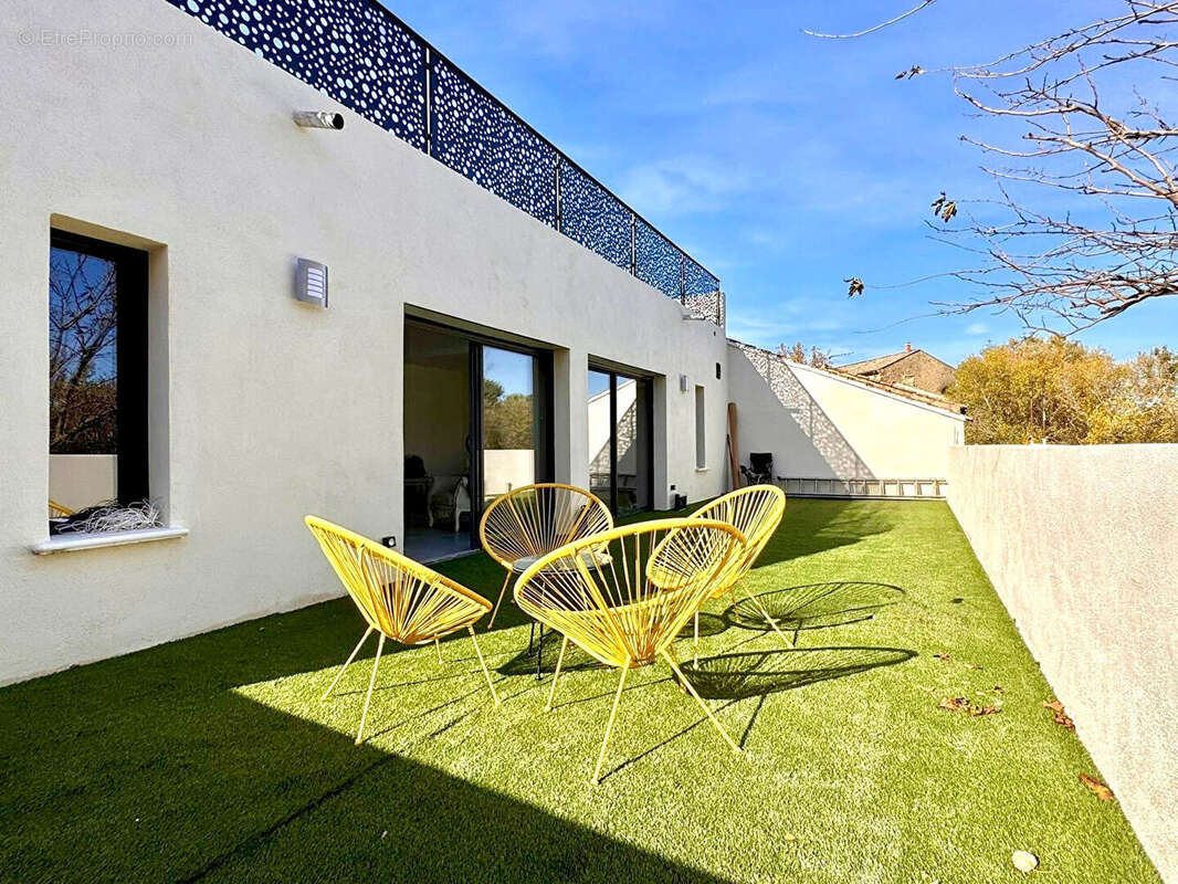 Maison à SORGUES