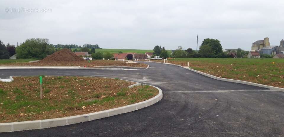 Terrain 875 m² à Saint-Georges-Motel  - photo 3