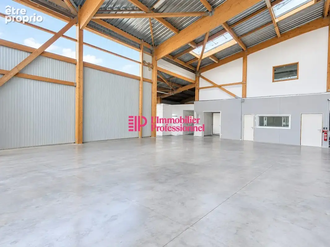 Commerce 570 m² à vendre à Quimper (29000) - photo 2
