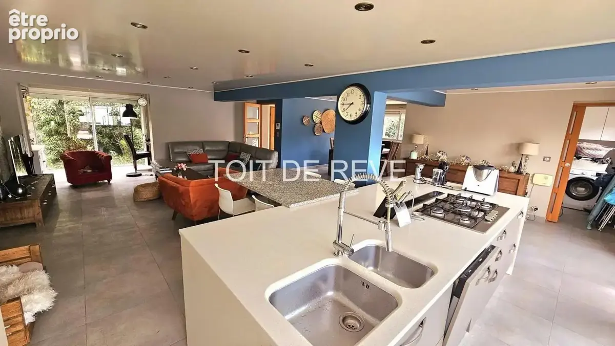 Frontignan Centre, maison T5 de 206m² sur une parcelle de 1000m² - photo 9