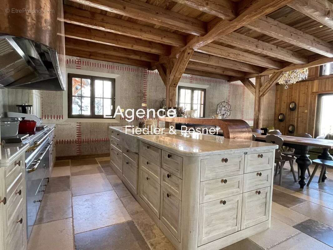 Maison à DEMI-QUARTIER