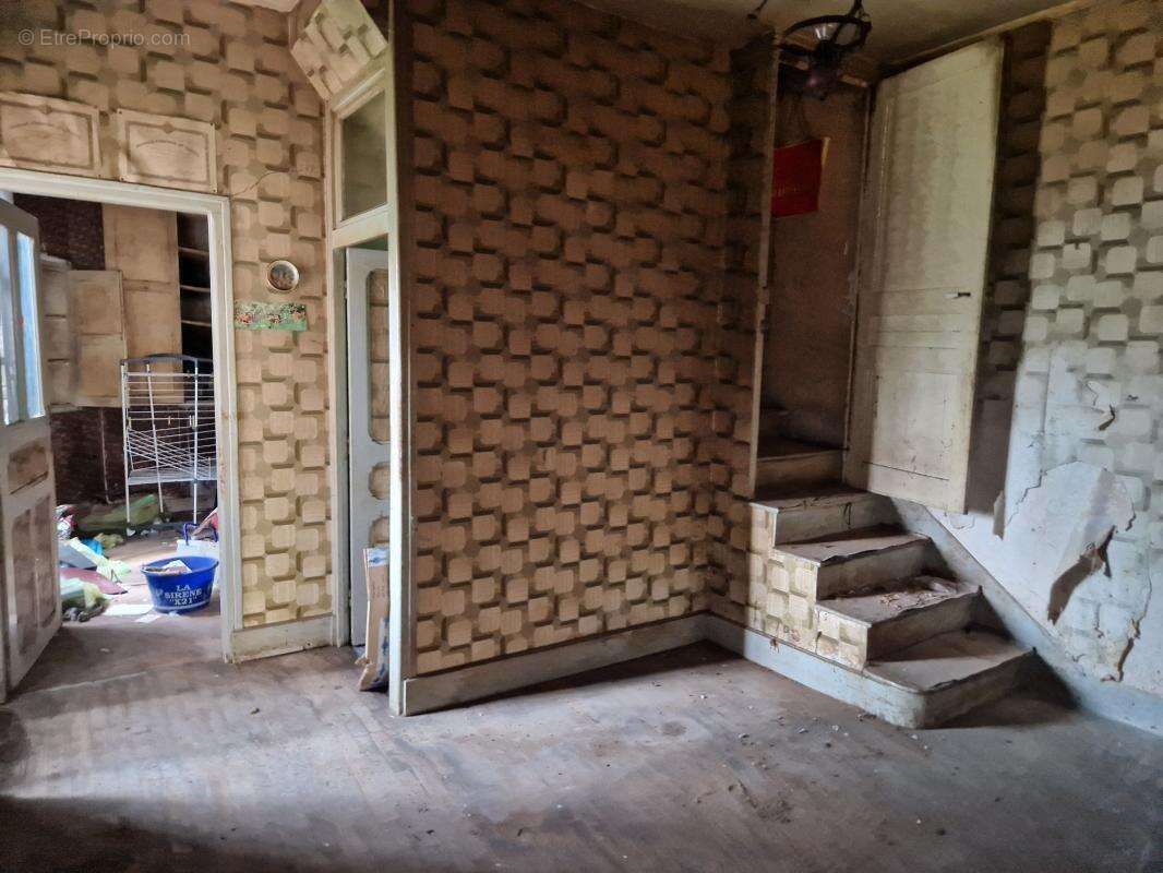 Maison à BEAUREGARD-DE-TERRASSON