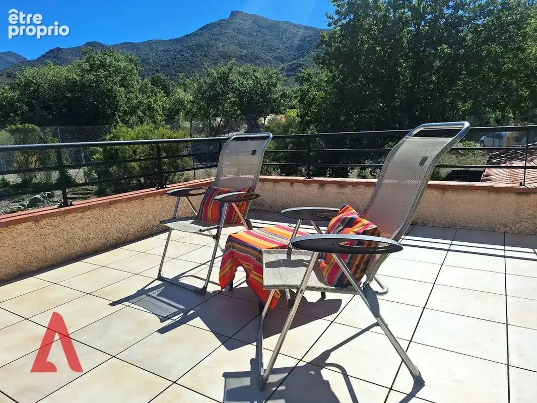 Superbe villa offrant : vue imprenable, grand terrain, piscine et un terrain de tennis! - photo 8