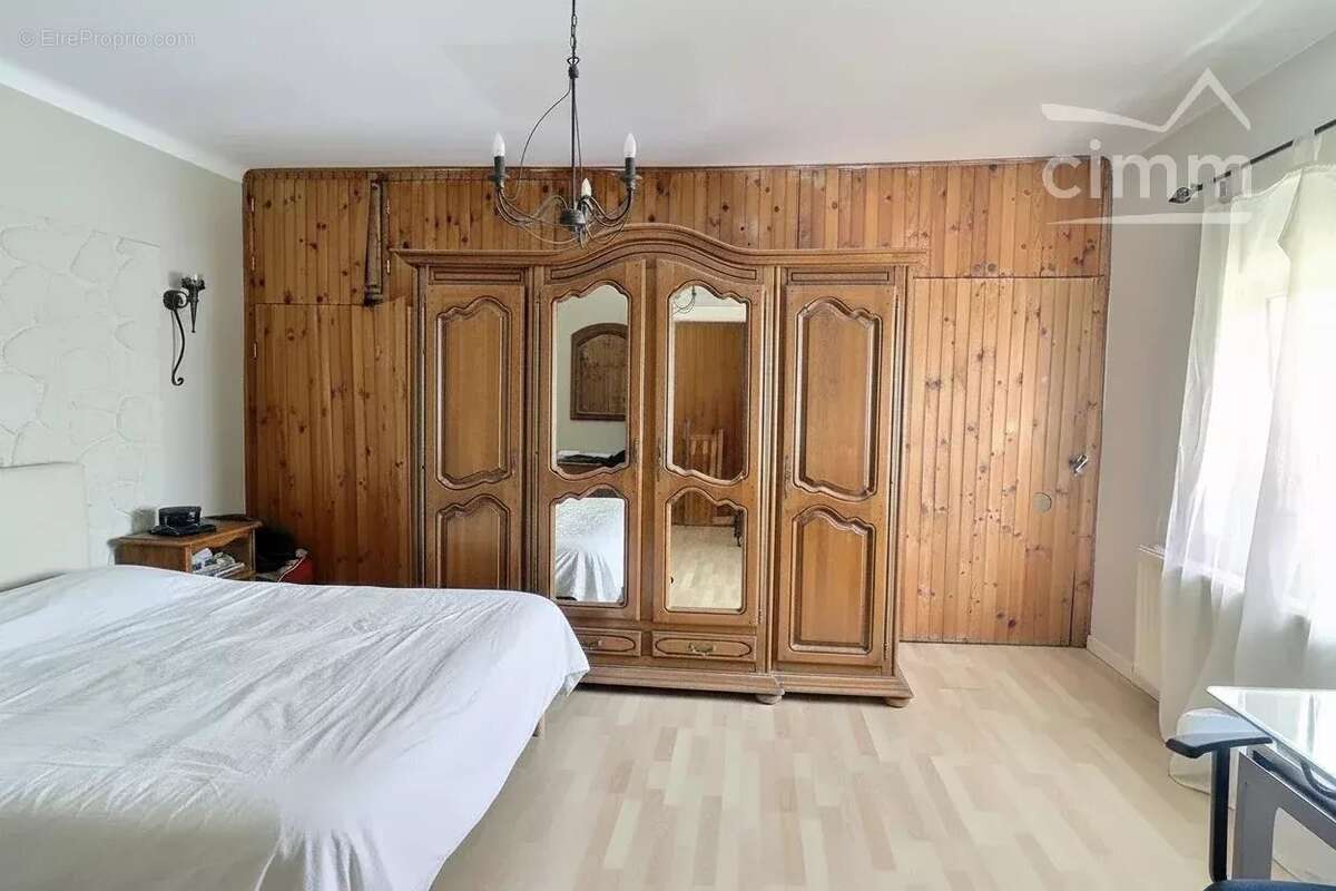 Maison 6 pièces de 167,80 m² – Terrain de 1 194 m²-  parcelle constructible - GAUBIVING - photo 7