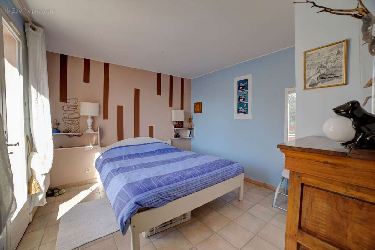 Maison à BAGNOLS-EN-FORET