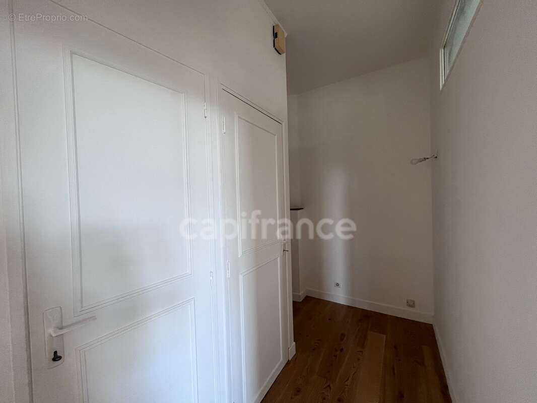 Appartement de caractère avec vue  – Place Verdun à Tarbes - photo 9