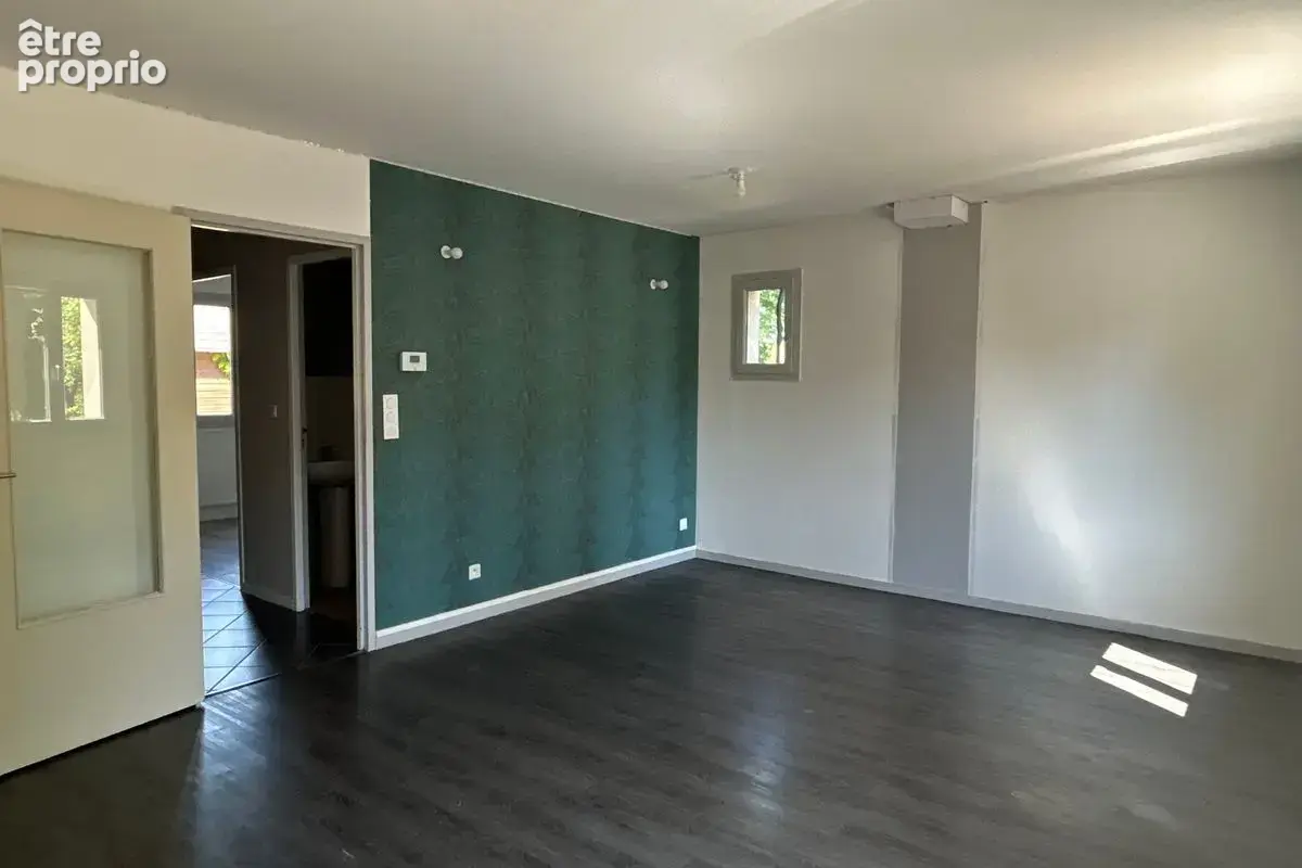 Belle opportunité à Toucy : Charmante maison T5 avec jardin, terrasse et garage ! - photo 6