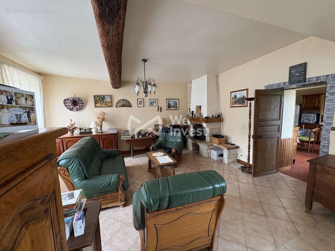 Maison 150 m² à Bouchy-Saint-Genest  - photo 8