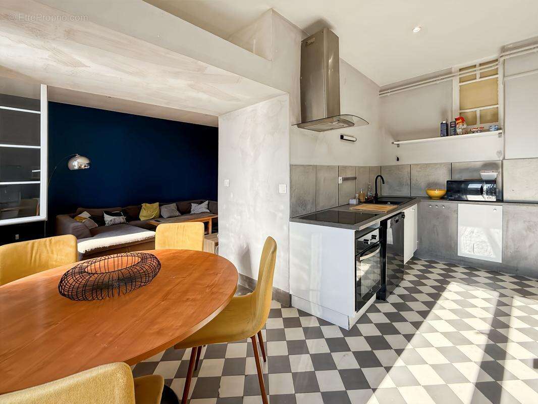 Appartement À Vendre T3 78m2 Hyper Centre de Reims - photo 2