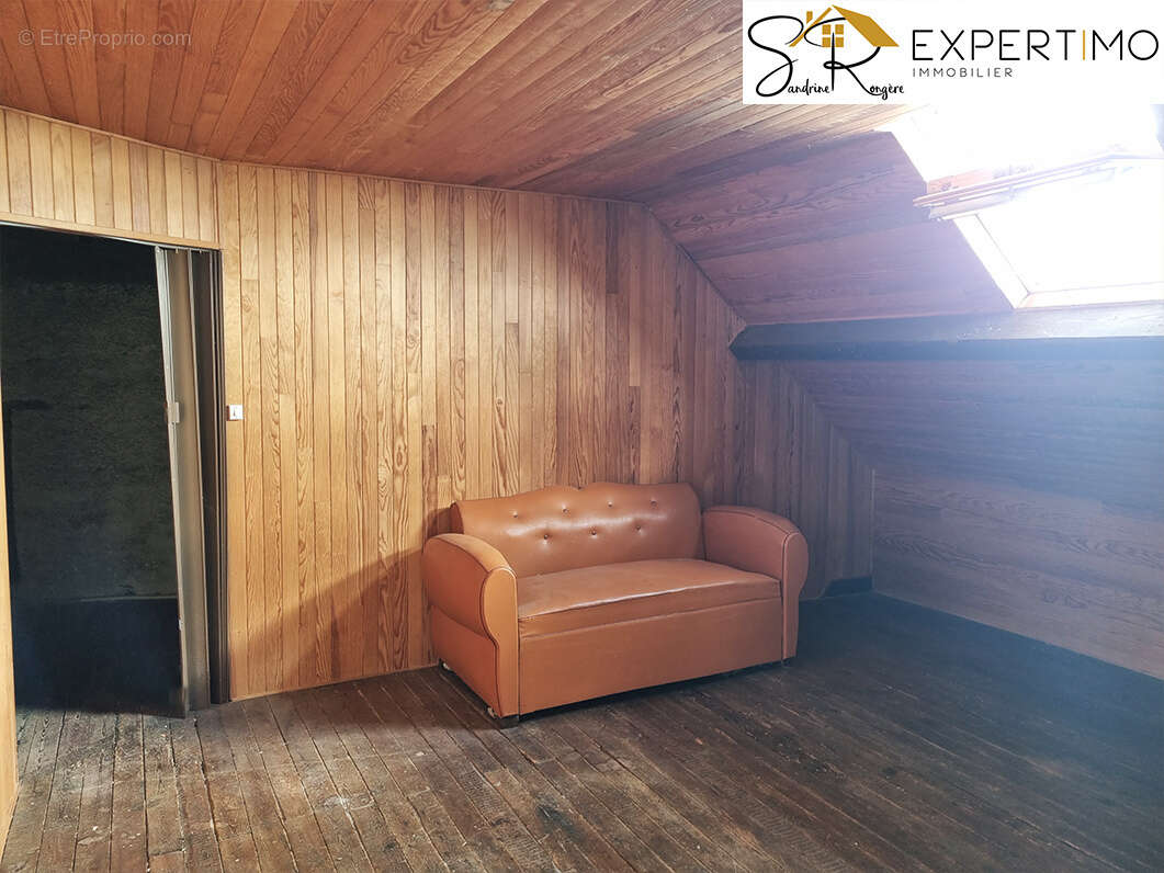 Maison à BUXIERES-SOUS-MONTAIGUT