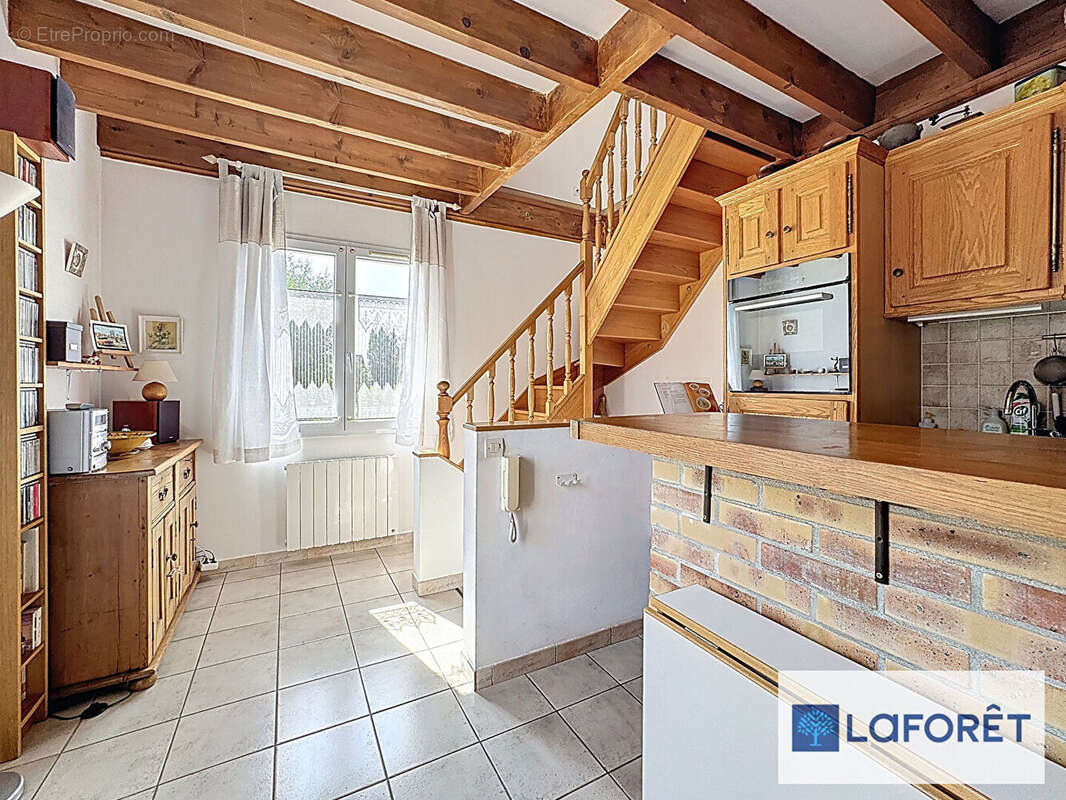 Appartement à NEAUPHLE-LE-CHATEAU