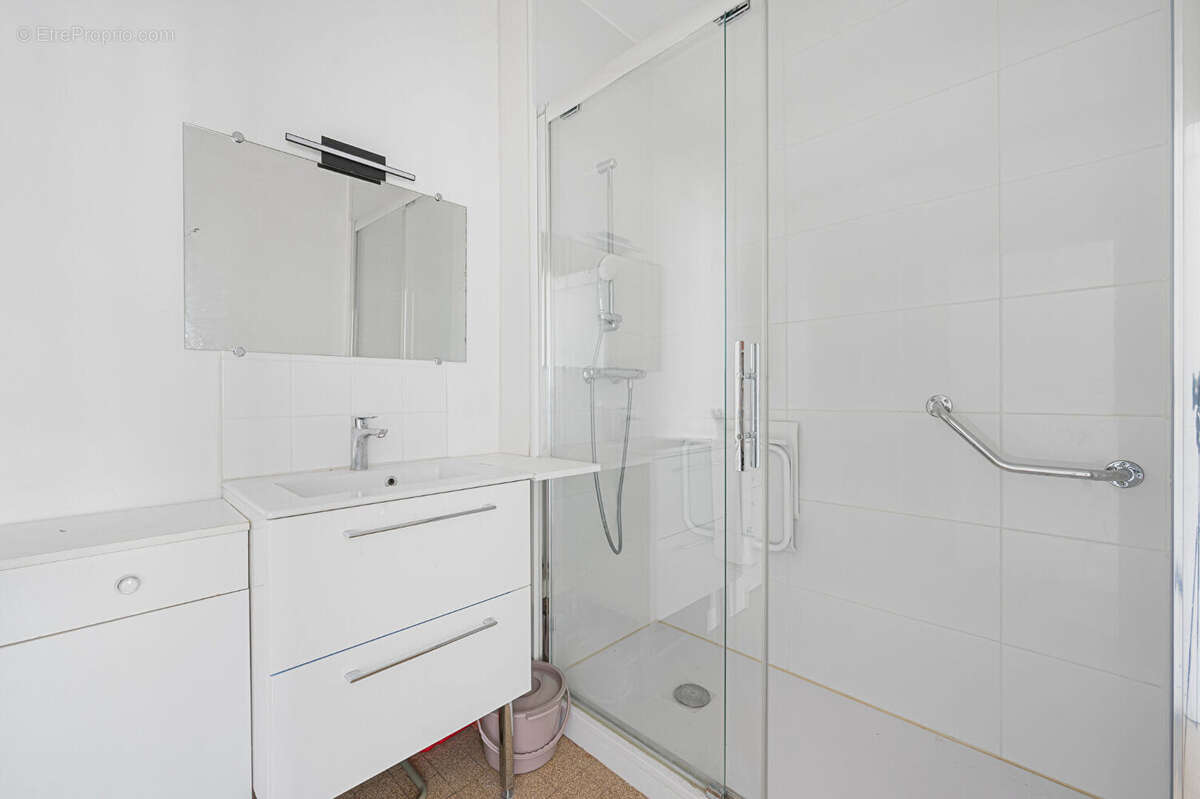 Appartement à PARIS-14E