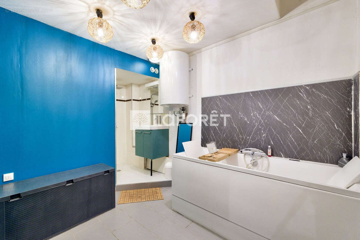 Appartement à MARSEILLE-1E