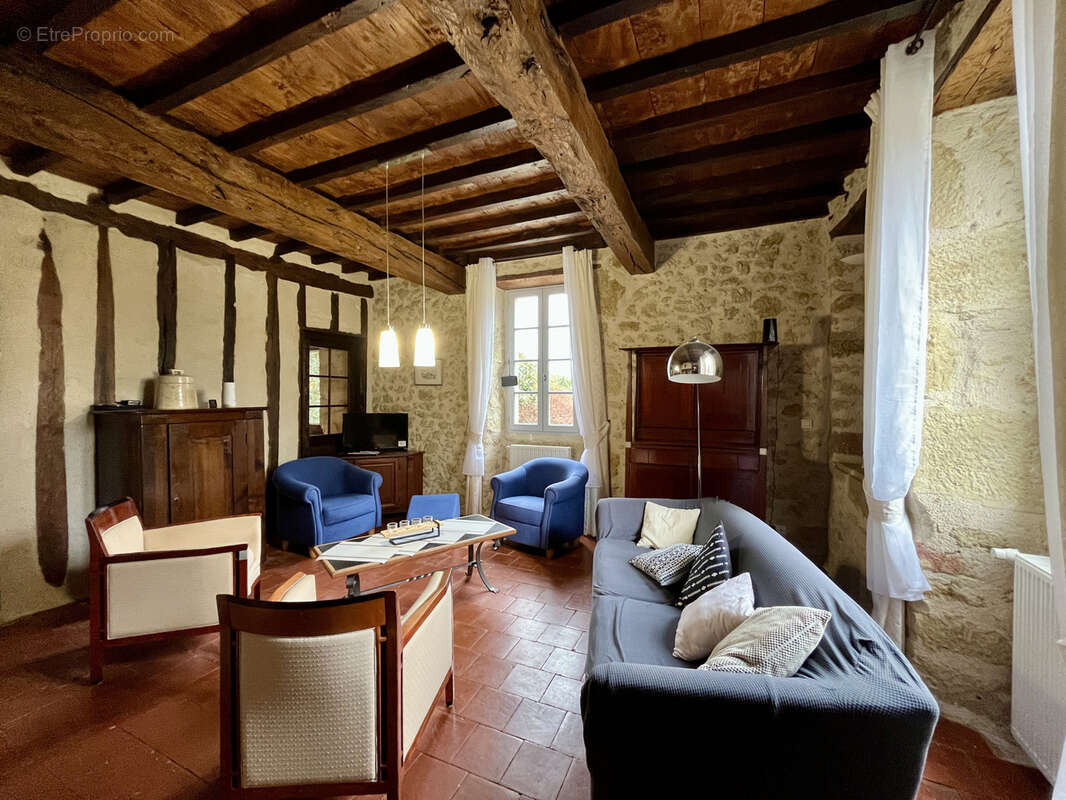Maison à SEISSAN