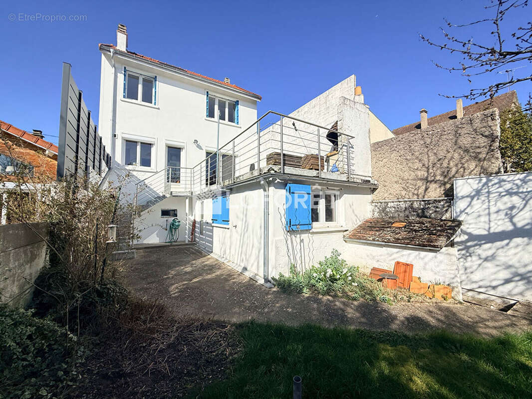 Maison à LES MUREAUX