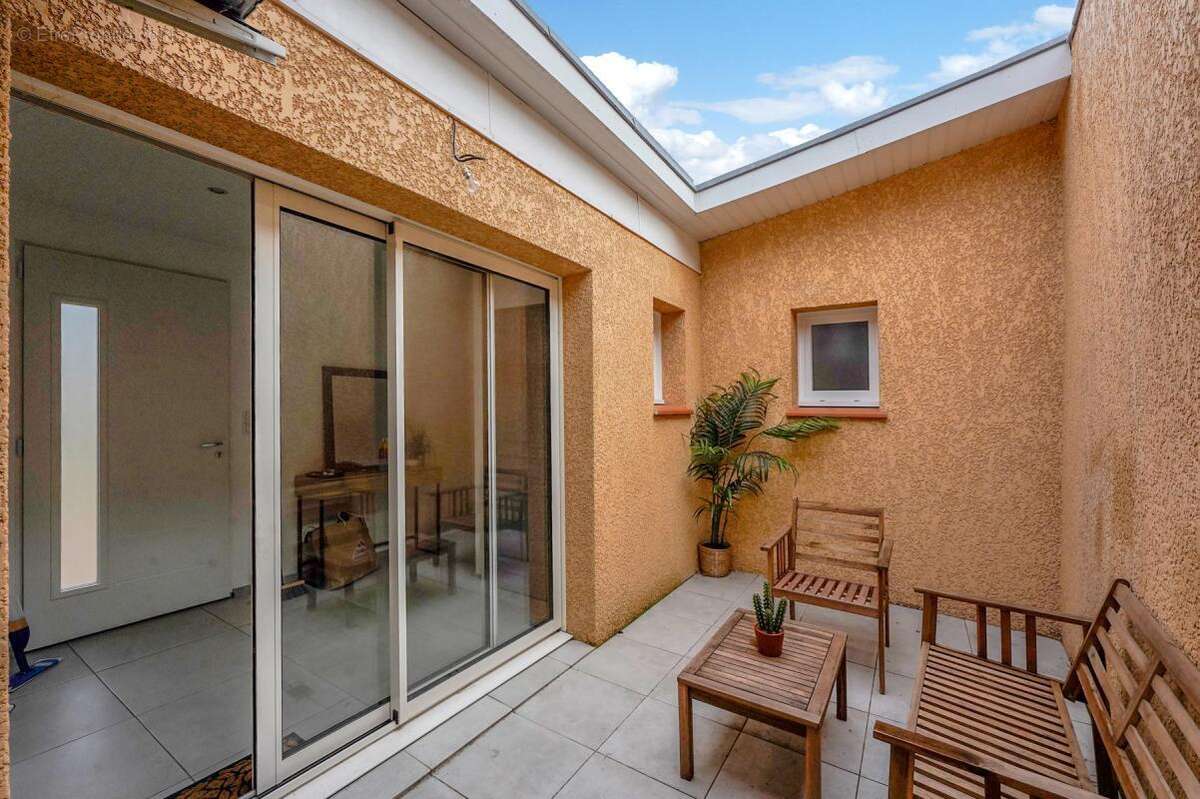 Maison à CASTELGINEST