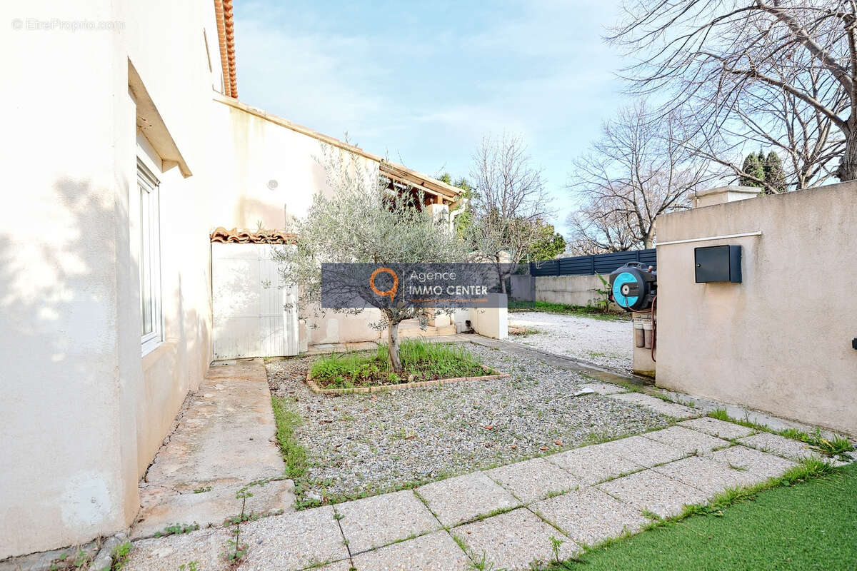 Maison à SOLLIES-PONT