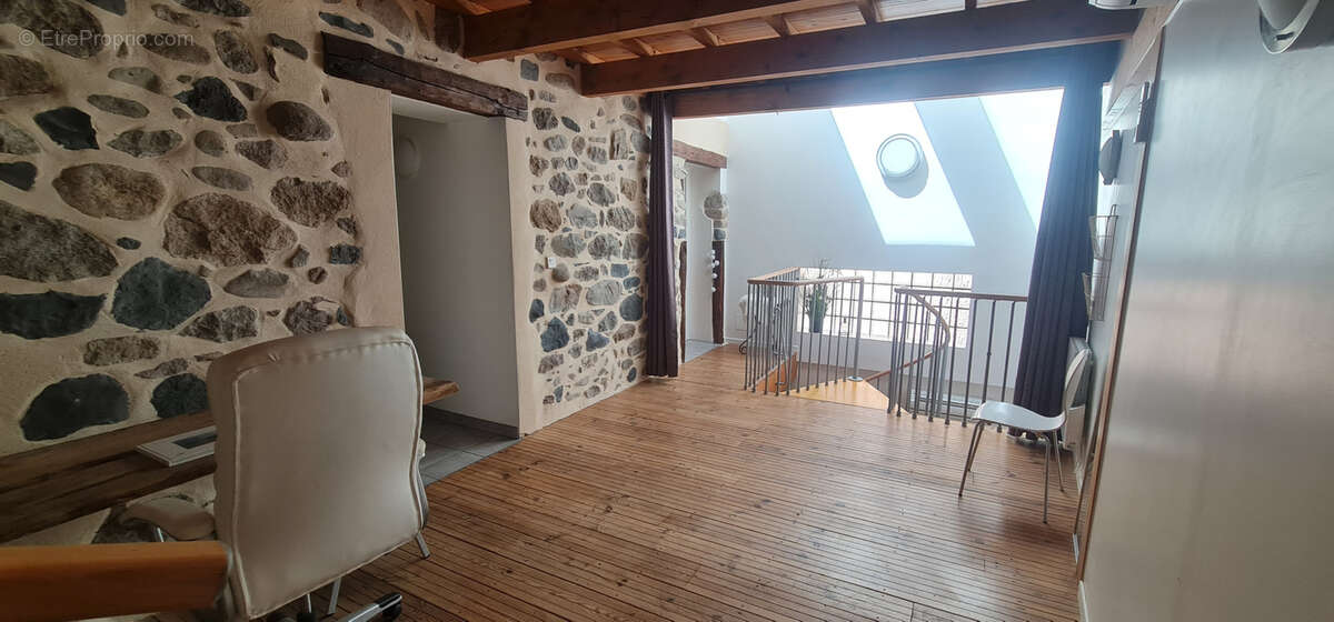 Maison de ville thermale - 95m2 plus terrasse toit 25m2 - plus garage et cave plain-pied - parfaite location - photo 5
