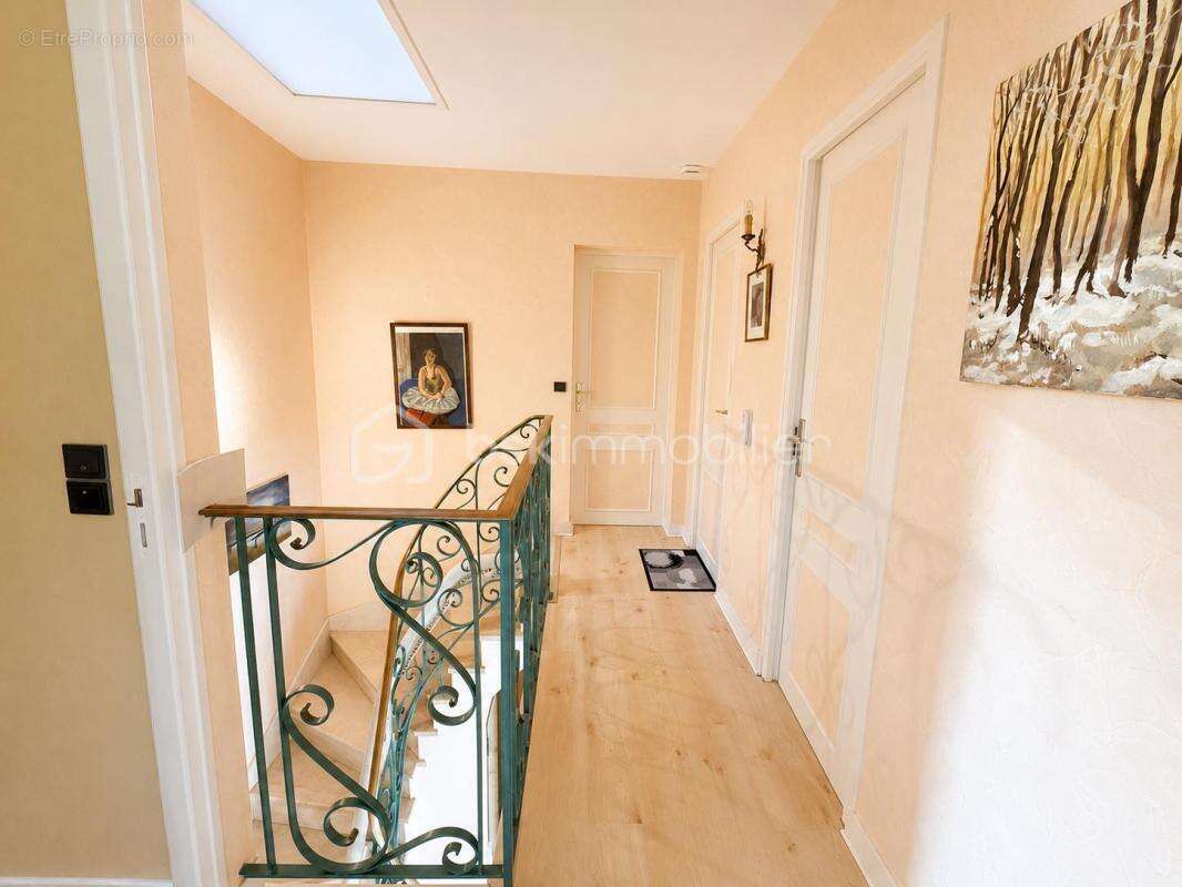 Maison familiale de 160 m² habitables sur 517 m² de terrain – Sous-sol total - photo 12