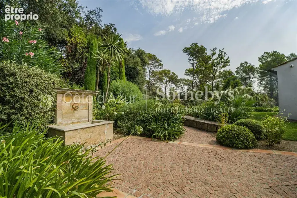 Mougins, villa contemporaine rénovée dans le domaine Les Parcs de Mougins - photo 5
