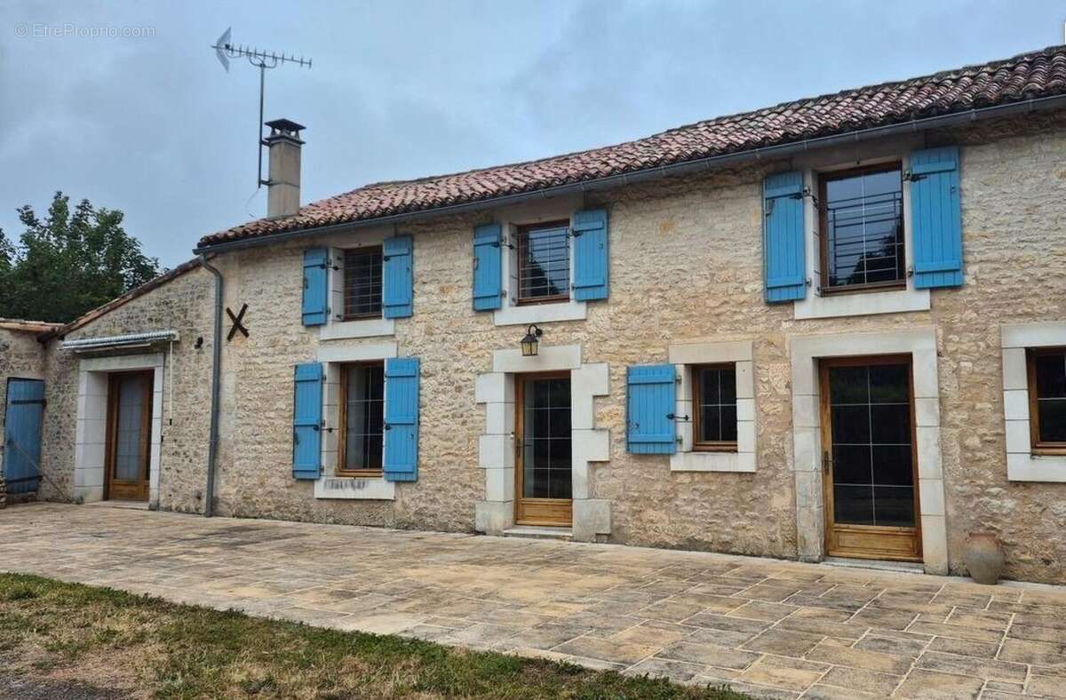 Maison 115 m² à Coulonges-Sur-L'autize  - photo 3