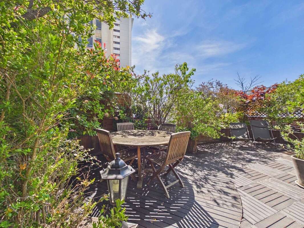Appartement à PARIS-15E