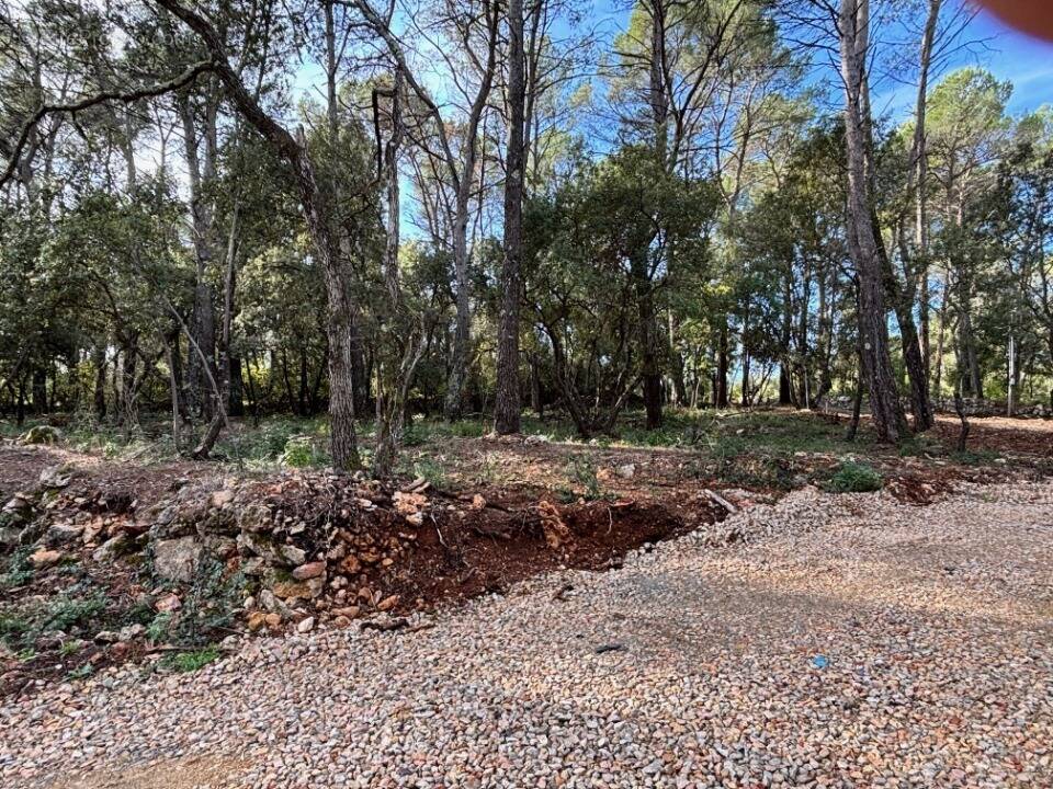 Terrain à LORGUES