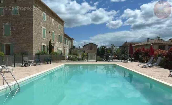 Appartement à CANAULES-ET-ARGENTIERES