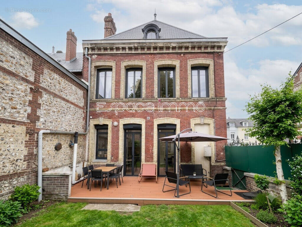 Maison à DEVILLE-LES-ROUEN