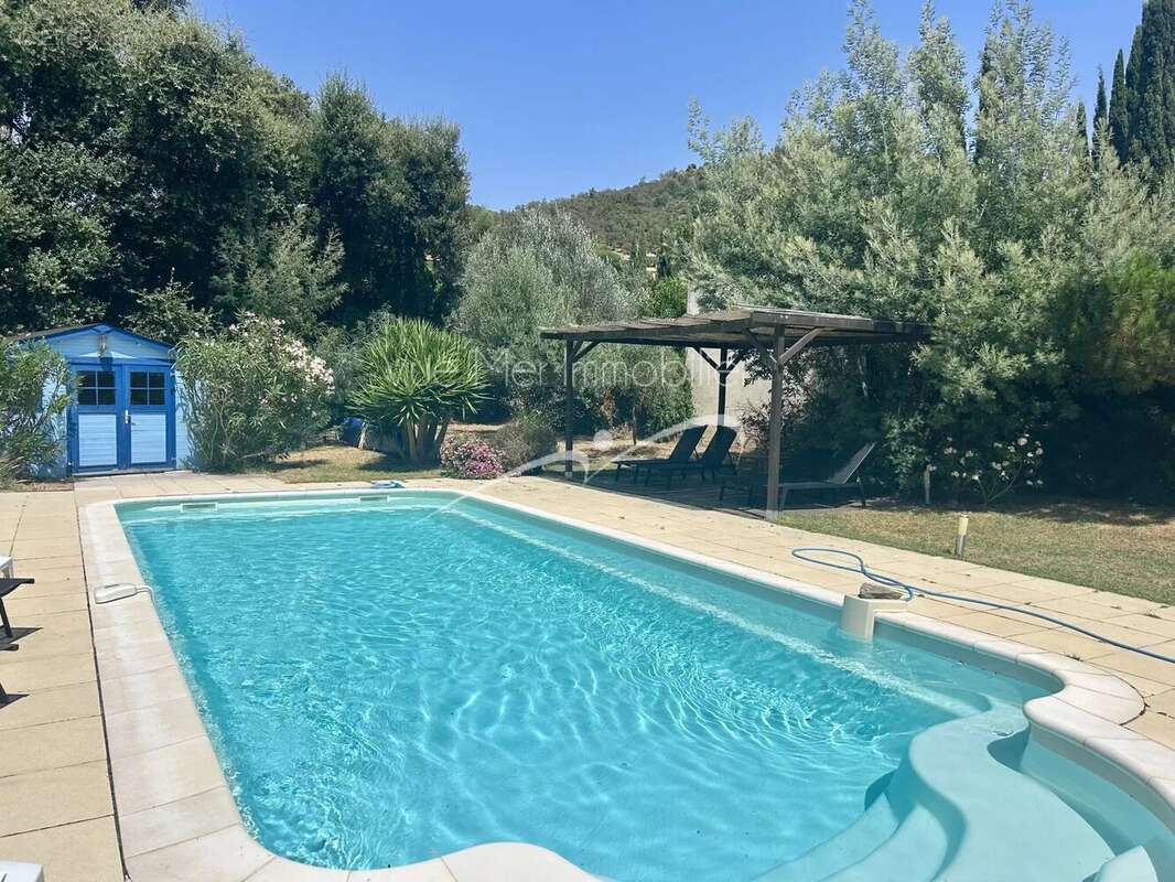 Villa T6. Parc de 2 089 m² avec piscine - photo 8