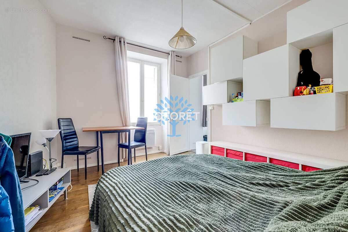 Appartement à PARIS-20E