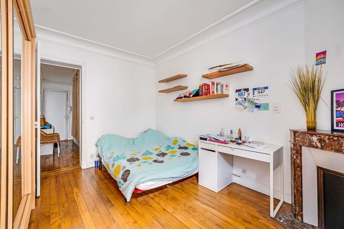 Appartement à PARIS-14E