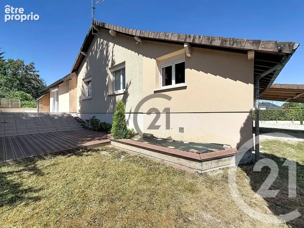 Maison 125 m² à Saint-Julien-Les-Villas  - photo 16