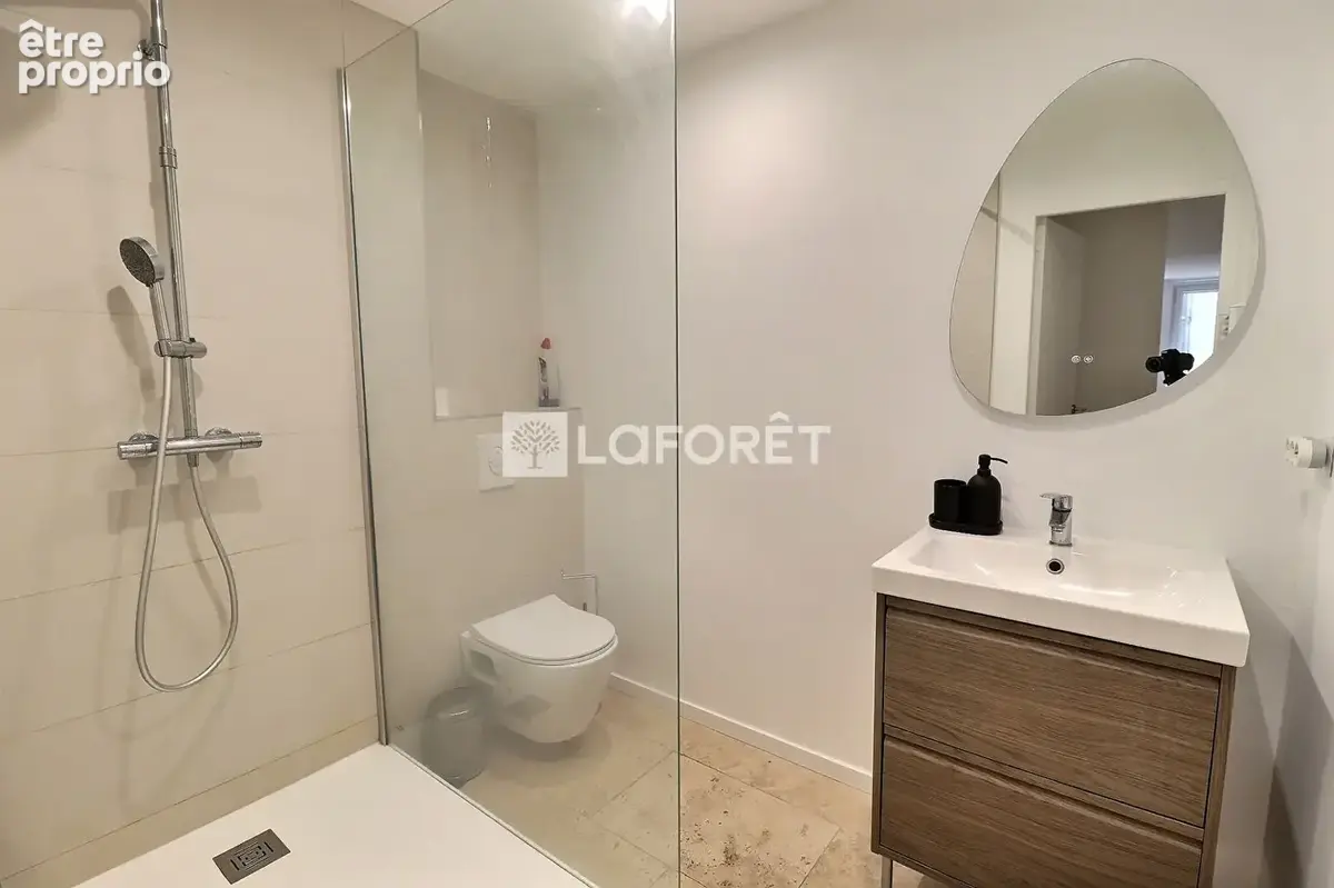 Coeur de ville - appartement 41 m² rénové et meublé -1er étage - photo 5