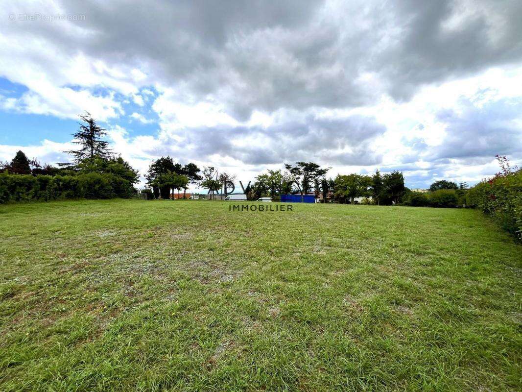 Terrain à REBIGUE